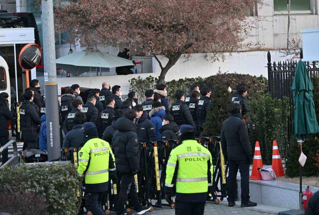 hga026登录网址_韩国大变局！尹锡悦保护伞崩塌！大规模逮捕行动启动hga026登录网址，全民期待审判结果？