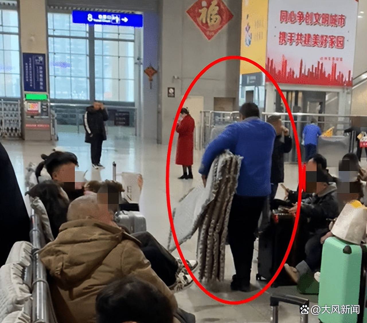 德国-澳大利亚_网传“车站摆拍铺放座椅垫”德国-澳大利亚,达州车务段官方通报:不属实,已安装使用50张座椅垫