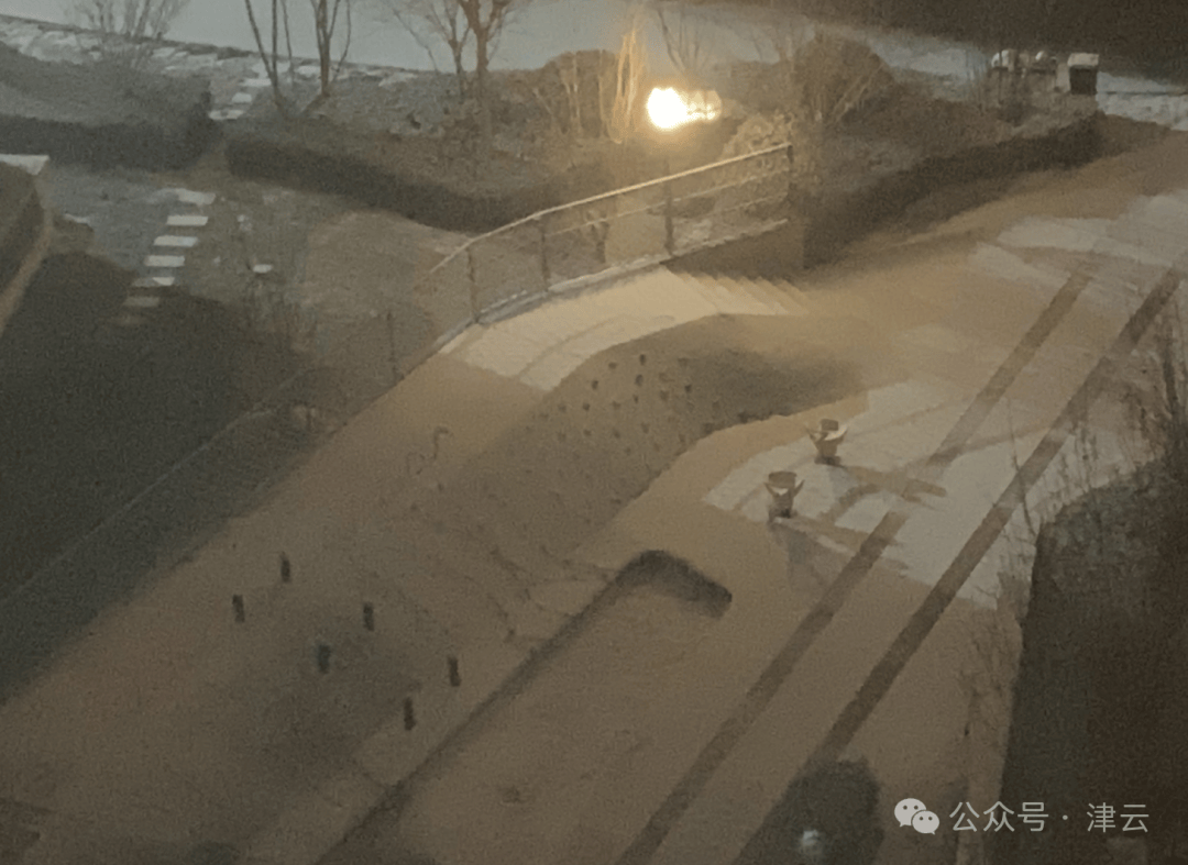 德国-澳大利亚_一觉醒来德国-澳大利亚,天津的雪来了!今日上班,早出门!