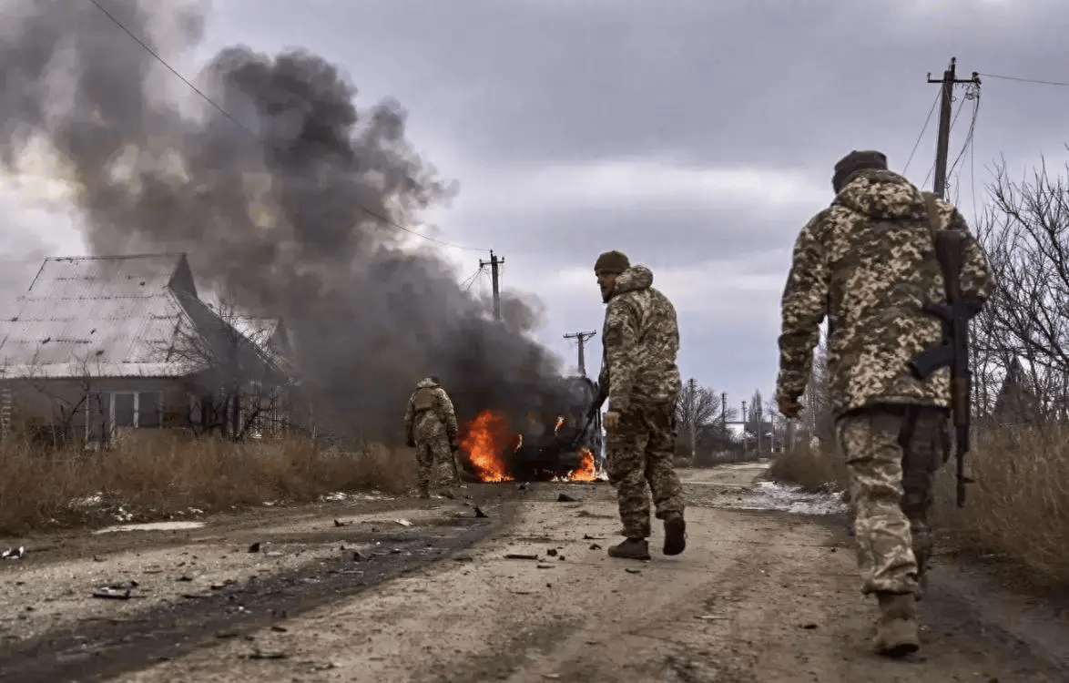 乌兹别克斯坦-西班牙_“动用核武”突响!北约迈出危险一步乌兹别克斯坦-西班牙,1万大军突然逼近,普京彻底怒了