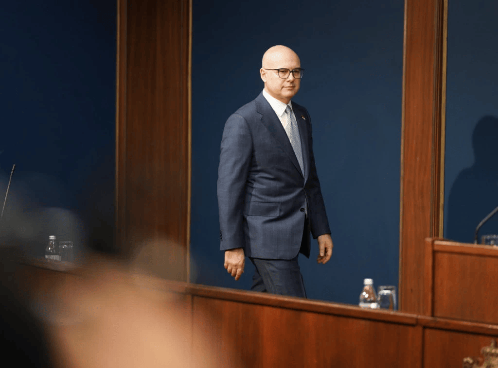 西班牙-日本_塞尔维亚总理辞职:为火车站顶棚坍塌事故担责