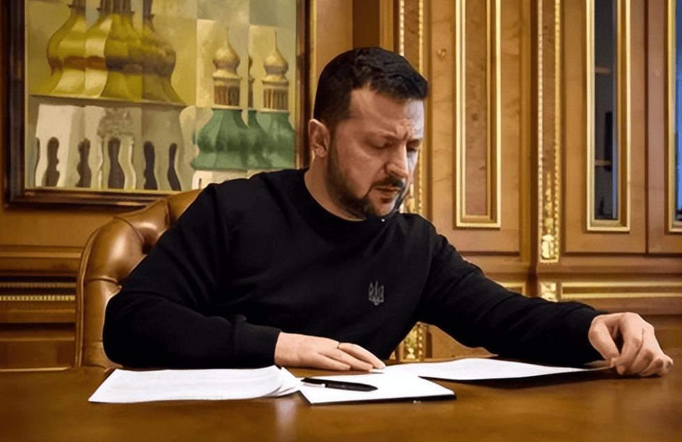 法国-美国_俄乌上演戏剧性一幕!仗还没打完!乌克兰选举变天法国-美国,泽连斯基有大麻烦?