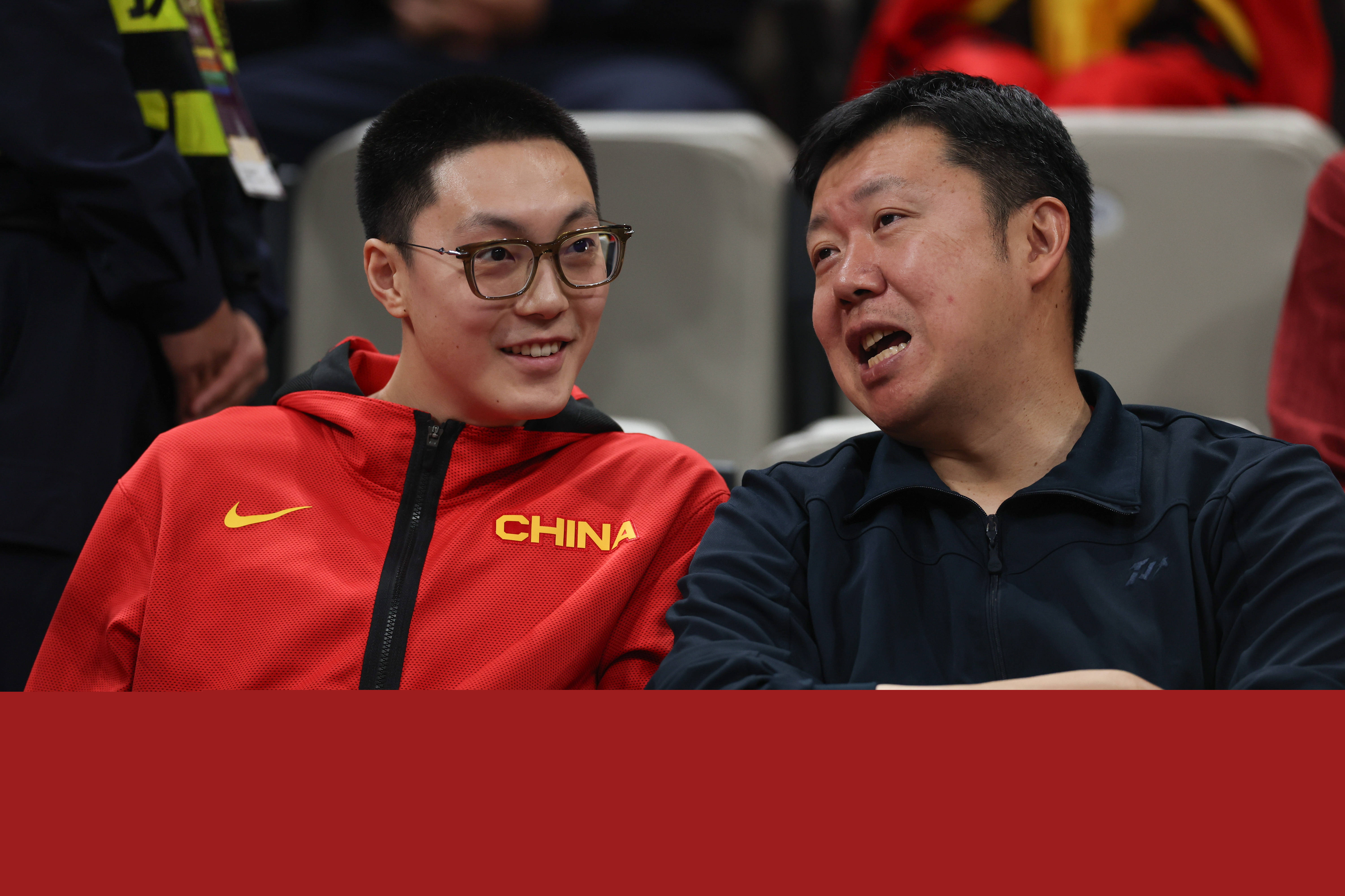 皇冠代理登3_王治郅：皇冠代理登3我没微信也不愿妥协 停车场要求扫码我只给现金