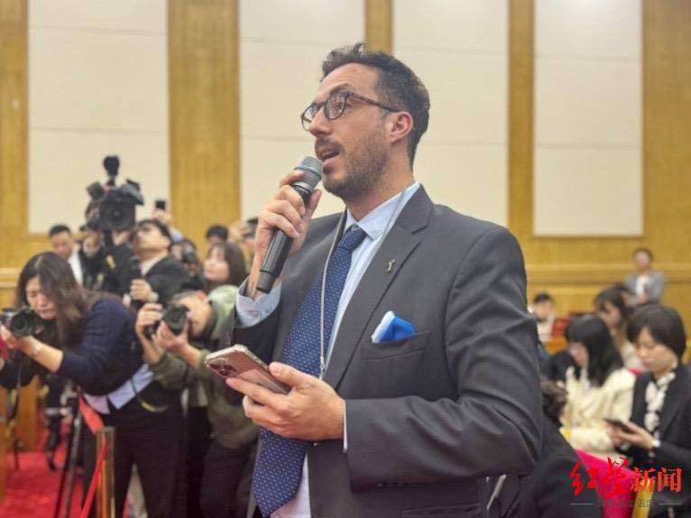 皇冠信用网开户_近150亿票房《哪吒2》皇冠信用网开户,火进四川团开放日:中国文化如何征服阿根廷记者?