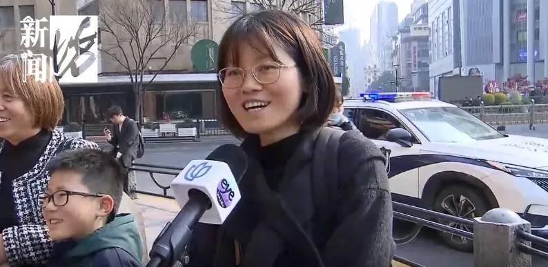 皇冠信用网注册开通_疯狂!上海人太能买皇冠信用网注册开通,凌晨开始抢购,现场大排长龙,有人一下花掉2万多元