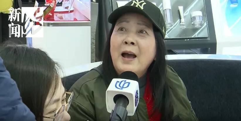 皇冠信用网注册开通_疯狂!上海人太能买皇冠信用网注册开通,凌晨开始抢购,现场大排长龙,有人一下花掉2万多元