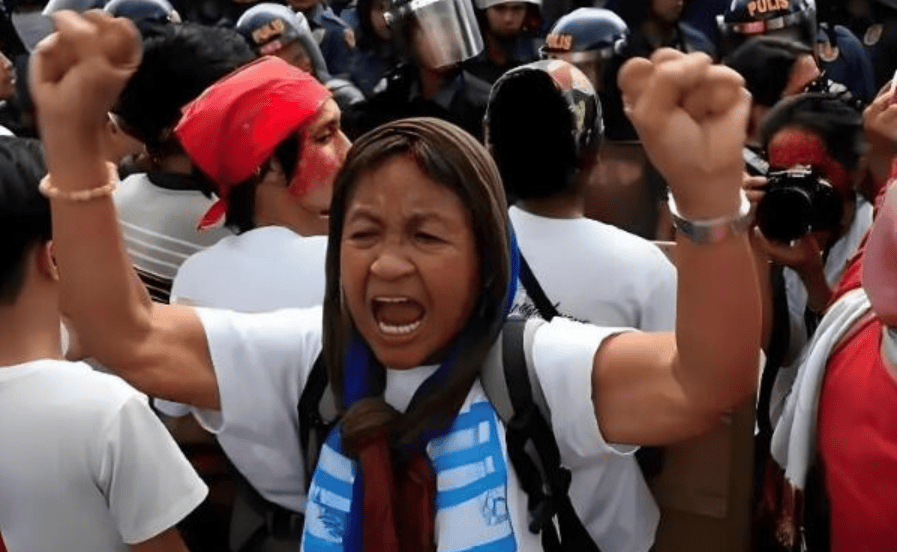 皇冠信用盘开号
_菲情况不妙皇冠信用盘开号
,抗议爆发,要求马科斯下台,军方也蠢蠢欲动