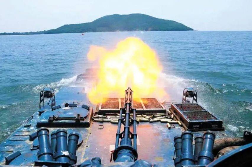 皇冠信用网出租代理
_6个字敲定了台湾的结局皇冠信用网出租代理
!东部战区司令员赴京参会:做足军事准备