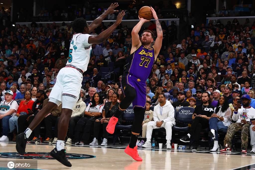 皇冠信用網登
_东契奇29+8+9詹姆斯25+6+8 里夫斯31+7+8湖人擒灰熊