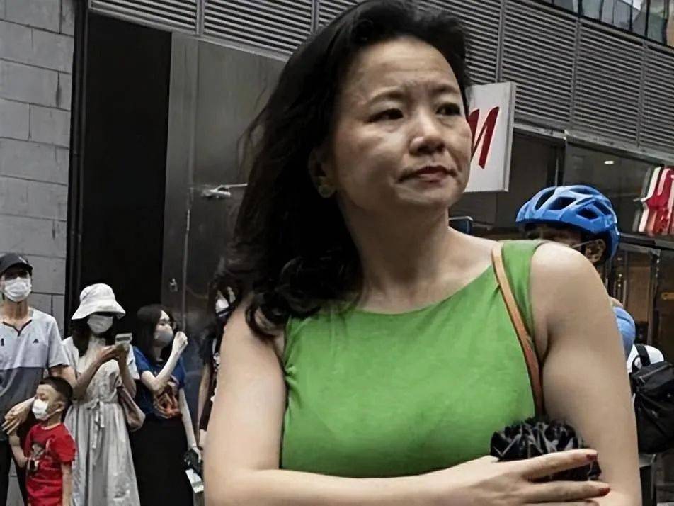 籃球規則違例_“卧底”央视的美女主持人籃球規則違例，潜伏19年，因说错一句话暴露间谍身份！