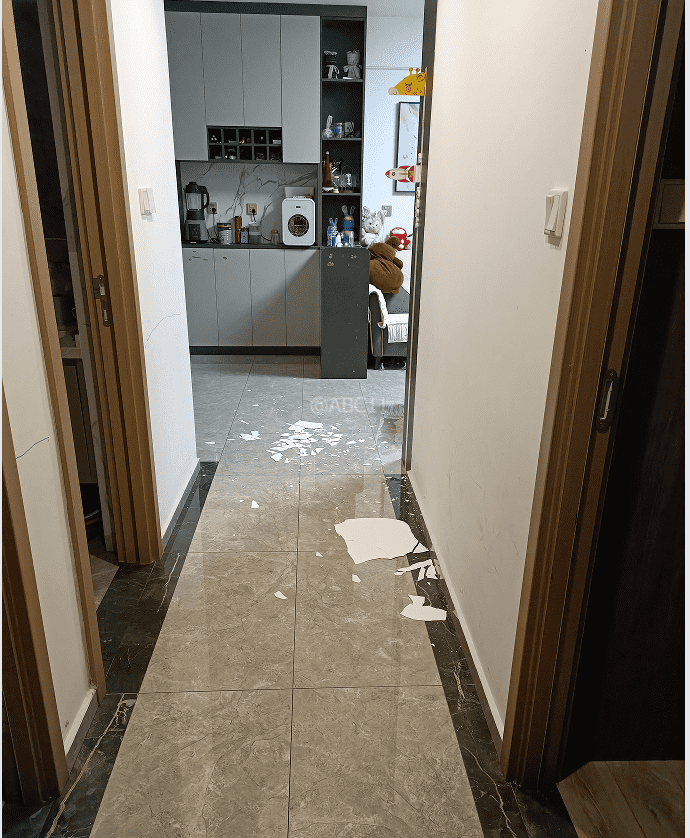 NBA篮球赛事
_“深更半夜NBA篮球赛事
,又掉一大块下来”!广东一小区业主怒了