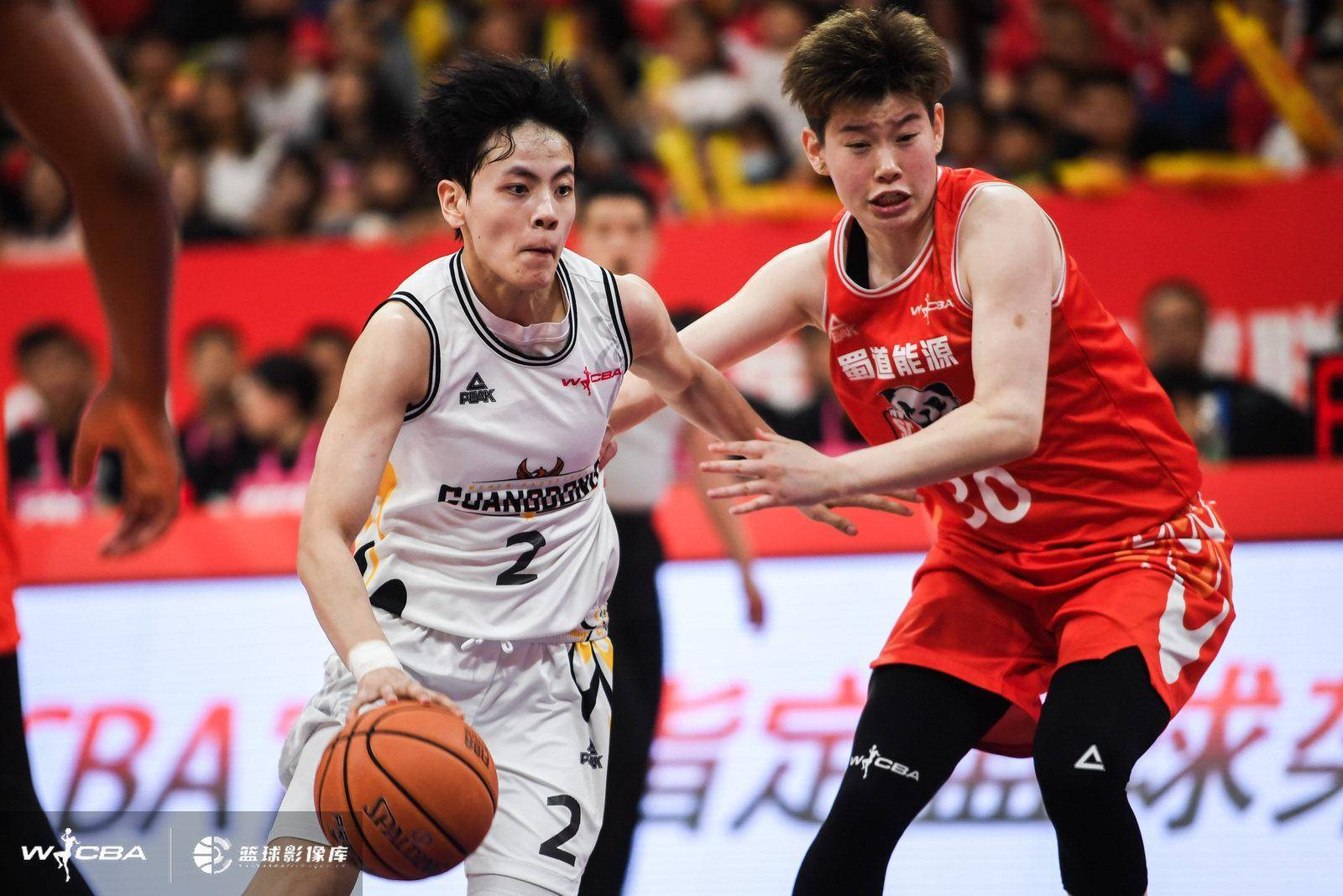 皇冠信用网怎么注册
_【WCBA总决赛】客场再胜四川女篮皇冠信用网怎么注册
,广东女篮夺得赛点!