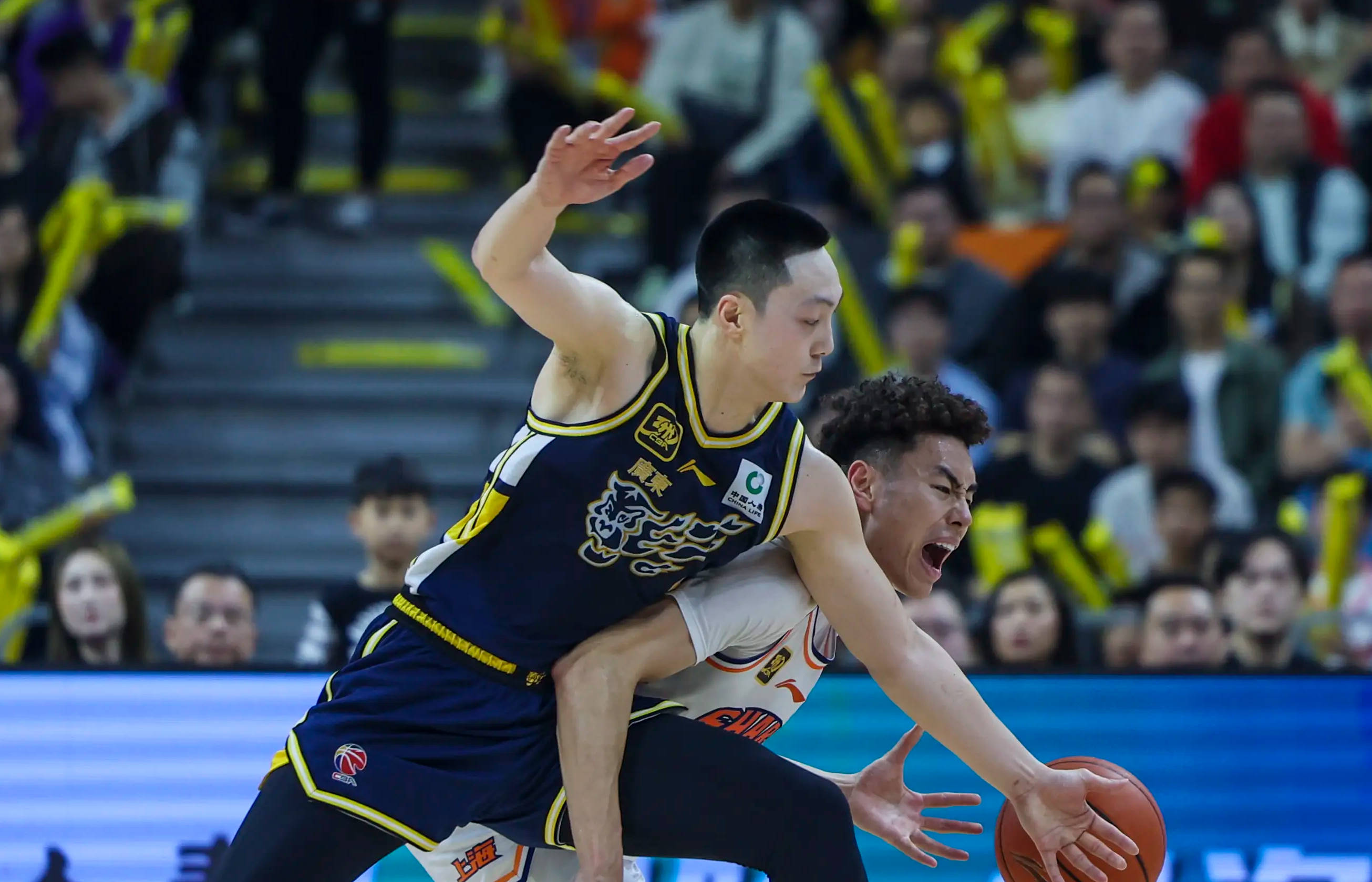 苏格兰高地足球联赛
_徐杰25+11任骏飞被驱逐 广东大胜上海2-1晋级八强