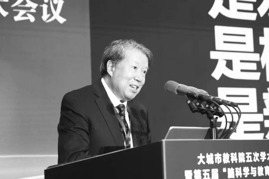 非洲足球联合会杯
_突发讣告：巨星陨落非洲足球联合会杯
！他于14时18分逝世