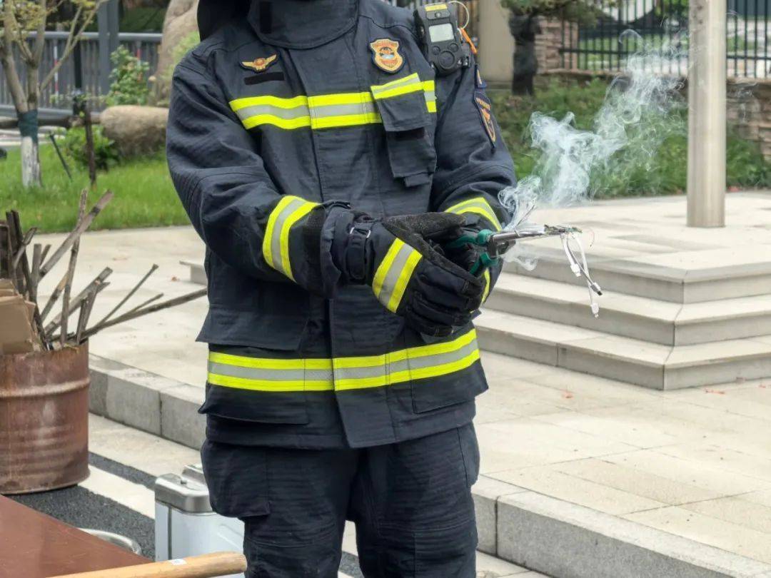 如何申请皇冠信用网
_10多秒飙到400℃如何申请皇冠信用网
!不少浙江人在用…