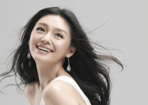 挪威超级联赛_S妈回应汪小菲带孩子定居上海挪威超级联赛，仅仅说了16个字，直言未收到相关信息