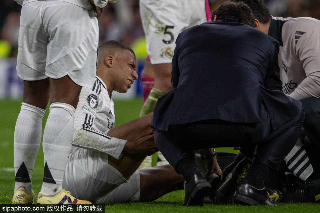 皇冠代理管理端
_观战台：利物浦或加冕英超冠军 巴萨迎扩大领跑优势良机