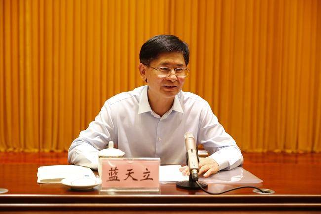 足球盘口平台
_连续缺席多场重要活动足球盘口平台
,广西壮族自治区主席蓝天立被查