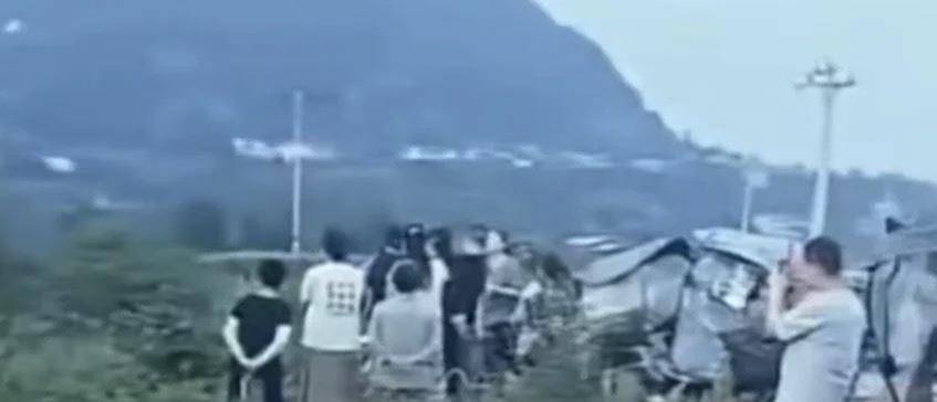 皇冠皇冠平台
_重庆男子带一双儿女钓鱼皇冠皇冠平台
,3人不幸全部溺亡,事发河段坡陡水急水深超4米