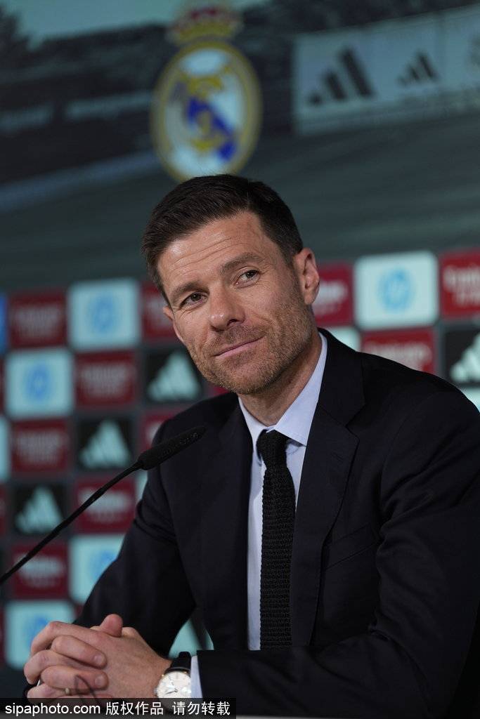 体育皇冠信用网
_莫德里奇刚走体育皇冠信用网
,皇马新核浮现?阿隆索密谋800万奇兵震撼足坛!