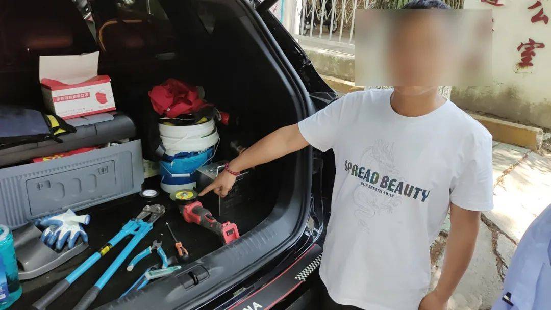 皇冠信用平台出租出售
_业主变“保安”两月偷了700余斤皇冠信用平台出租出售
!已被抓!