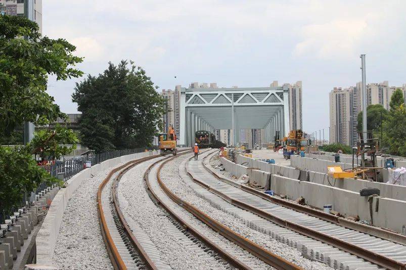 皇冠abcd类型网
_粤西至广州通行时间将缩短70%皇冠abcd类型网
,广湛高铁广佛段启动长轨铺设