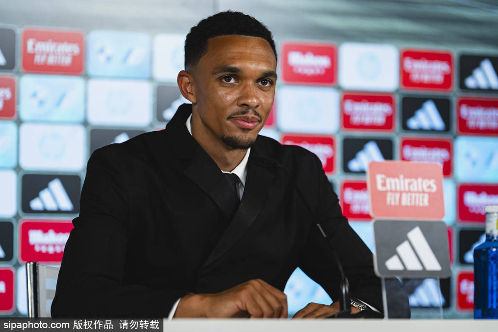 小保加vs本菲卡
_阿诺德称赞皇马训练质量高:传球节奏快 和小保加vs本菲卡
我习惯的很不同