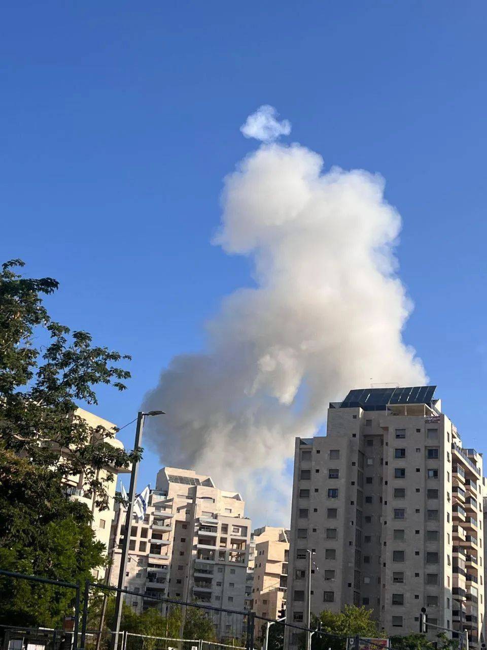 南美解杯_“伊朗发动48小时内最大规模袭击” 南美解杯,超20枚导弹射向以色列