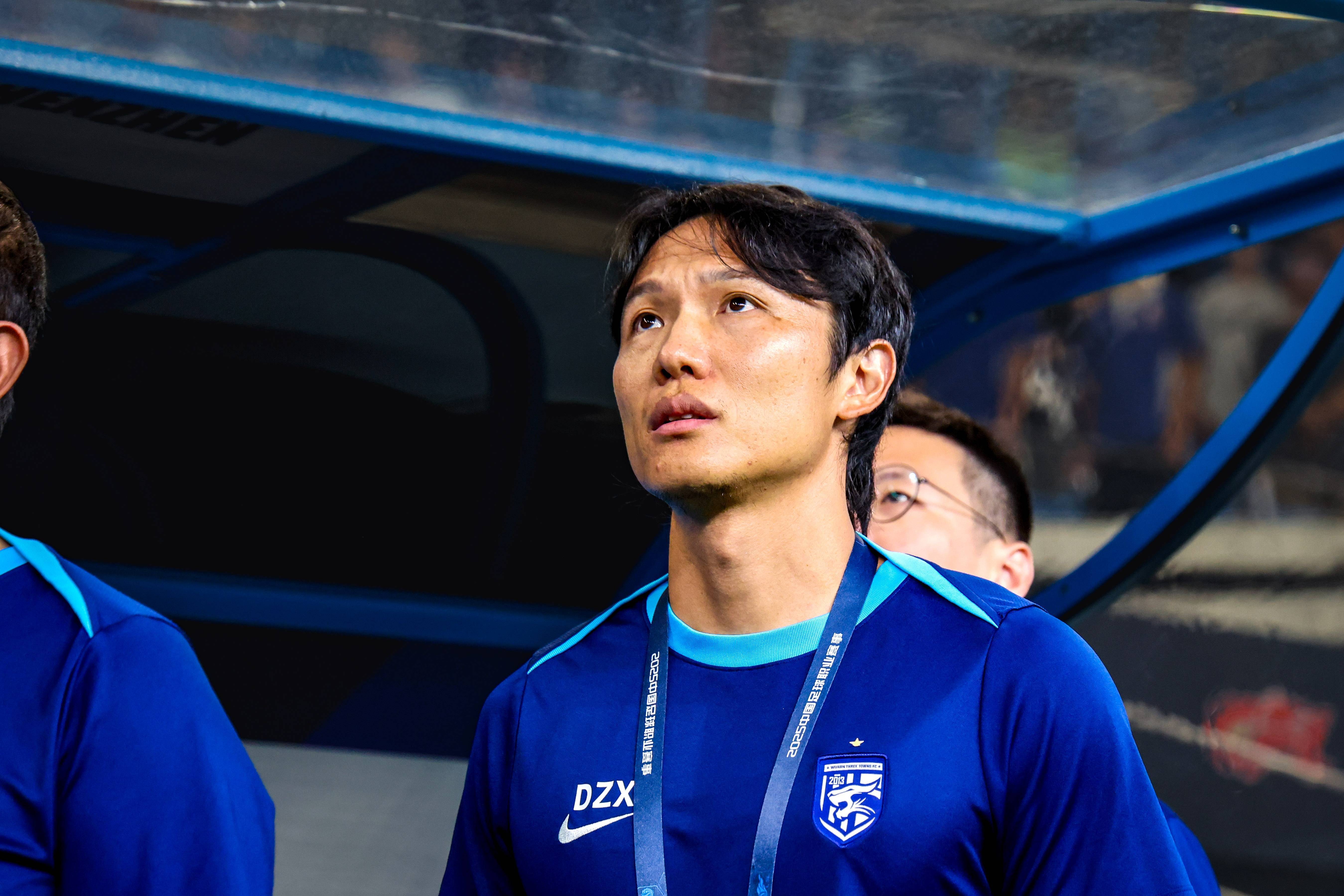 皇冠信用网如何注册_邓卓翔:罚下一人让翻盘难度加大皇冠信用网如何注册,满意少一人展现出的拼搏精神