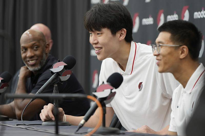 曼城vs希拉尔_NBA|杨瀚森发布会秀幽默:争取下次把翻译踢掉