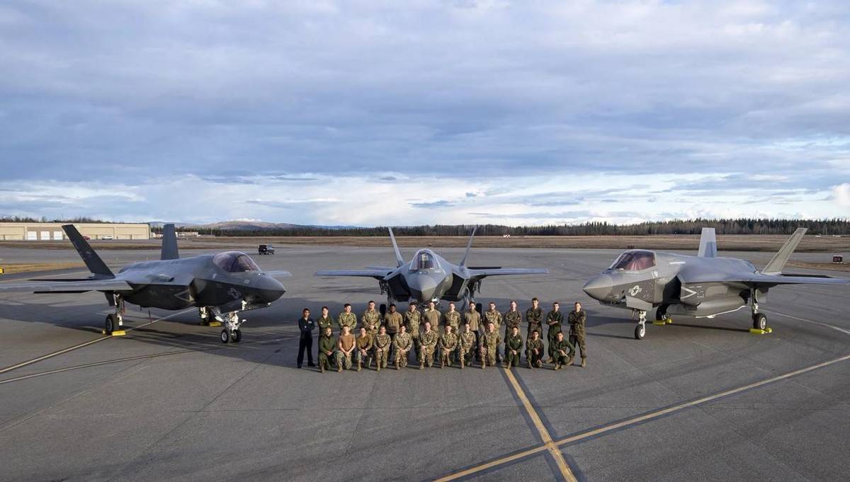 俱乐部友谊赛
_中国去年引进80架战机俱乐部友谊赛
,其中五代战斗机仅有30架?两年后将超100架?