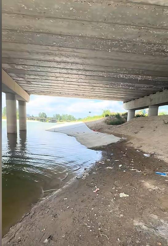 皇冠信用盘口出租
_安徽30岁小伙在河中救起一家三口皇冠信用盘口出租
,自己却体力不支牺牲,亲友:朋友劝阻时他说“我得下去救人”