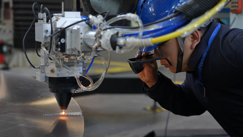 皇冠信用网额度如何开
_行进中国 | 看机器人“铁臂绣花”