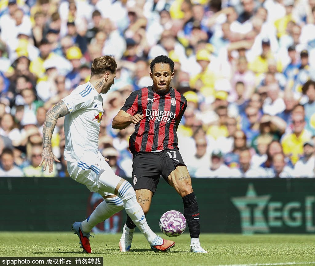 皇冠代理登录地址
_利兹联锁定米兰锋线王牌:诺亚·奥卡福尔能否点燃英超激情皇冠代理登录地址
?