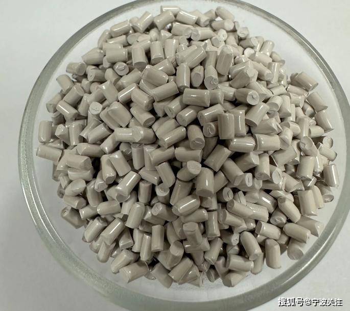 英格兰联赛直播_为什么中国的国产PEEK材料突然被曝拿下全球产业链主导权 "塑料黄金"的神奇材料