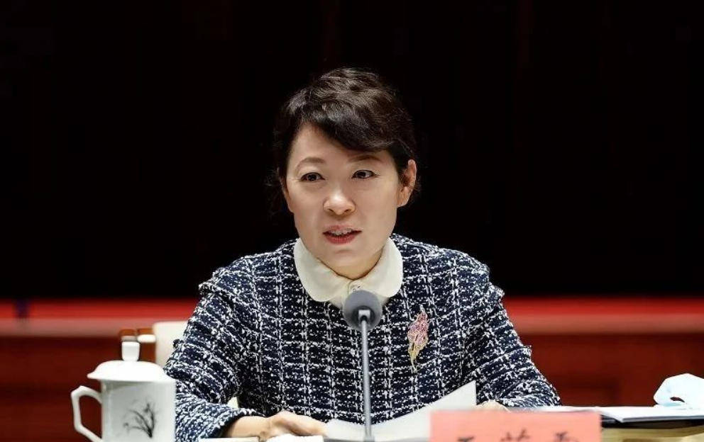 皇冠信用网开户
_“换装主席”王莉霞的堕落:从光鲜人设到腐败深渊