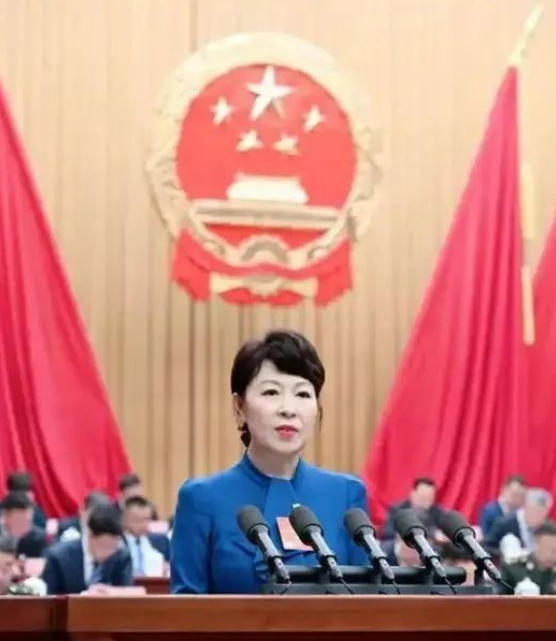 皇冠信用网开户
_“换装主席”王莉霞的堕落:从光鲜人设到腐败深渊