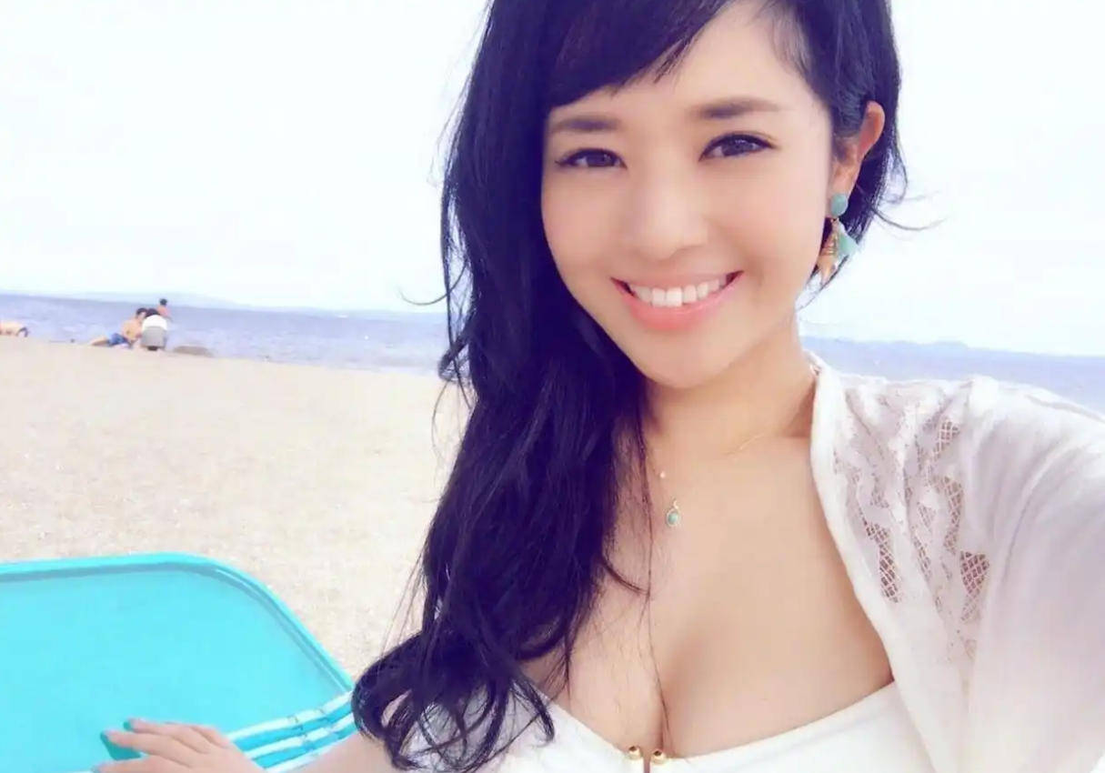 布罗雷vs韦康比流浪者
_44岁苍井空惊艳亮相香港娱乐场所开幕式布罗雷vs韦康比流浪者
，超深V礼服尽显魅力