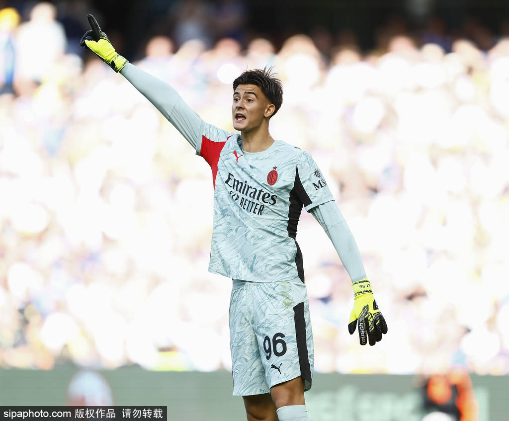 新宿创造vs冲绳_安布罗西尼：米兰4200万欧出售佳夫后新宿创造vs冲绳，为什么不签莱奥尼来代替？