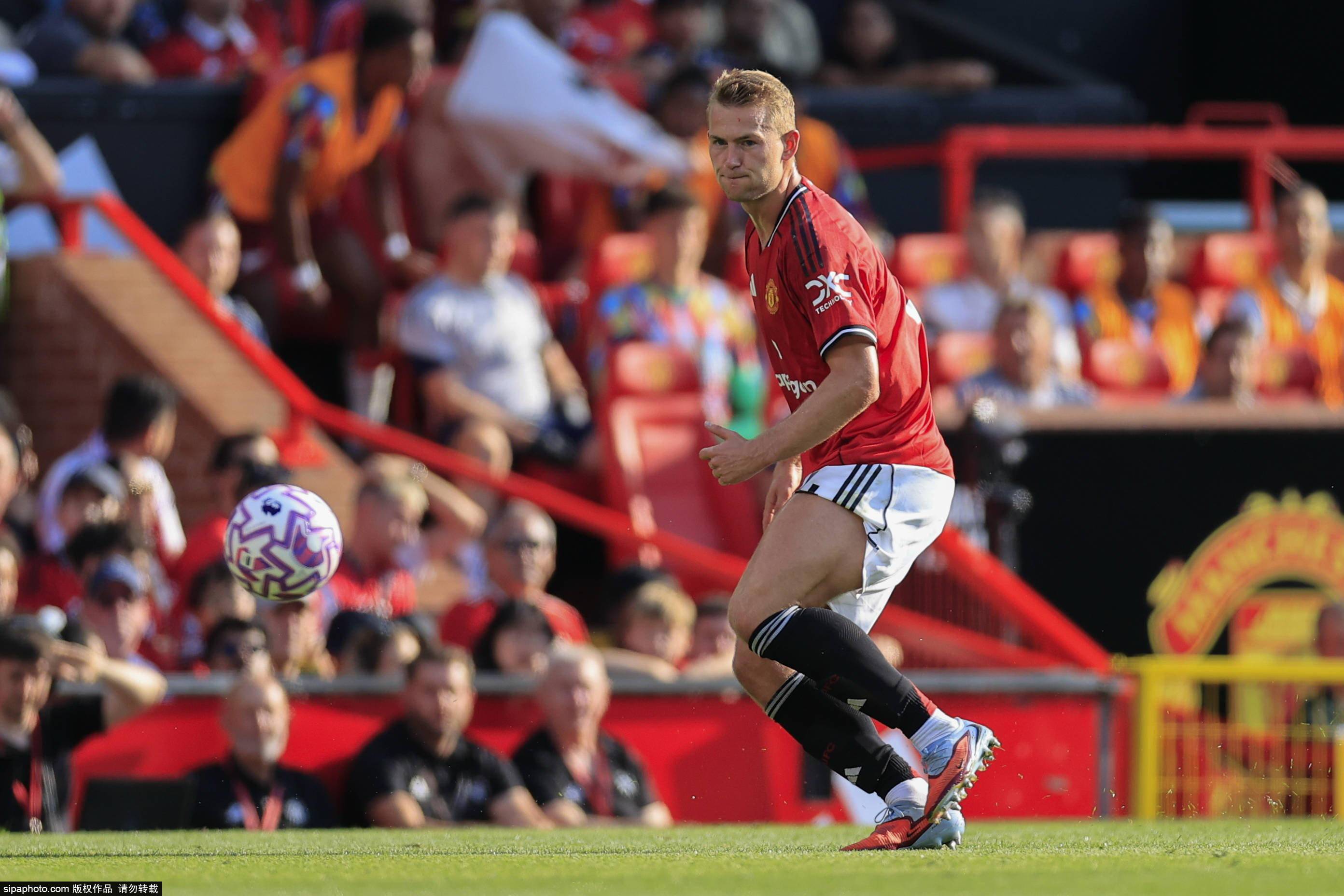 釜山偶像vs忠北清州_曼联传奇重聚!贝尔巴托夫晒照与卡里克、纳尼重温旧梦釜山偶像vs忠北清州,球迷感动不已!