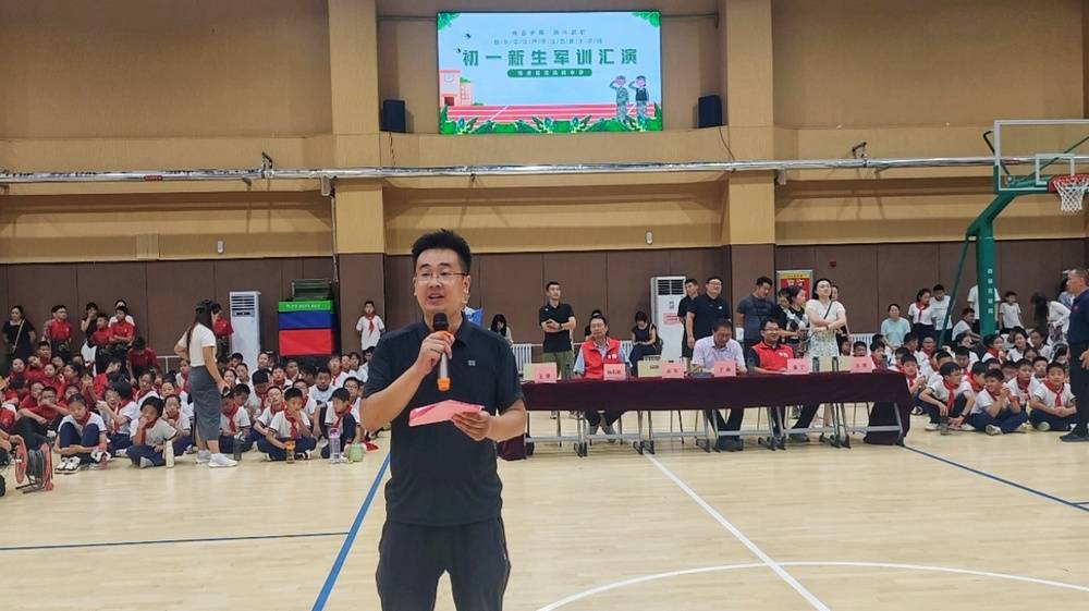 那不勒斯(女)vVs 帕尔马(女)_淄博市张店区龙凤苑中学初一级部军训会操展演圆满落幕