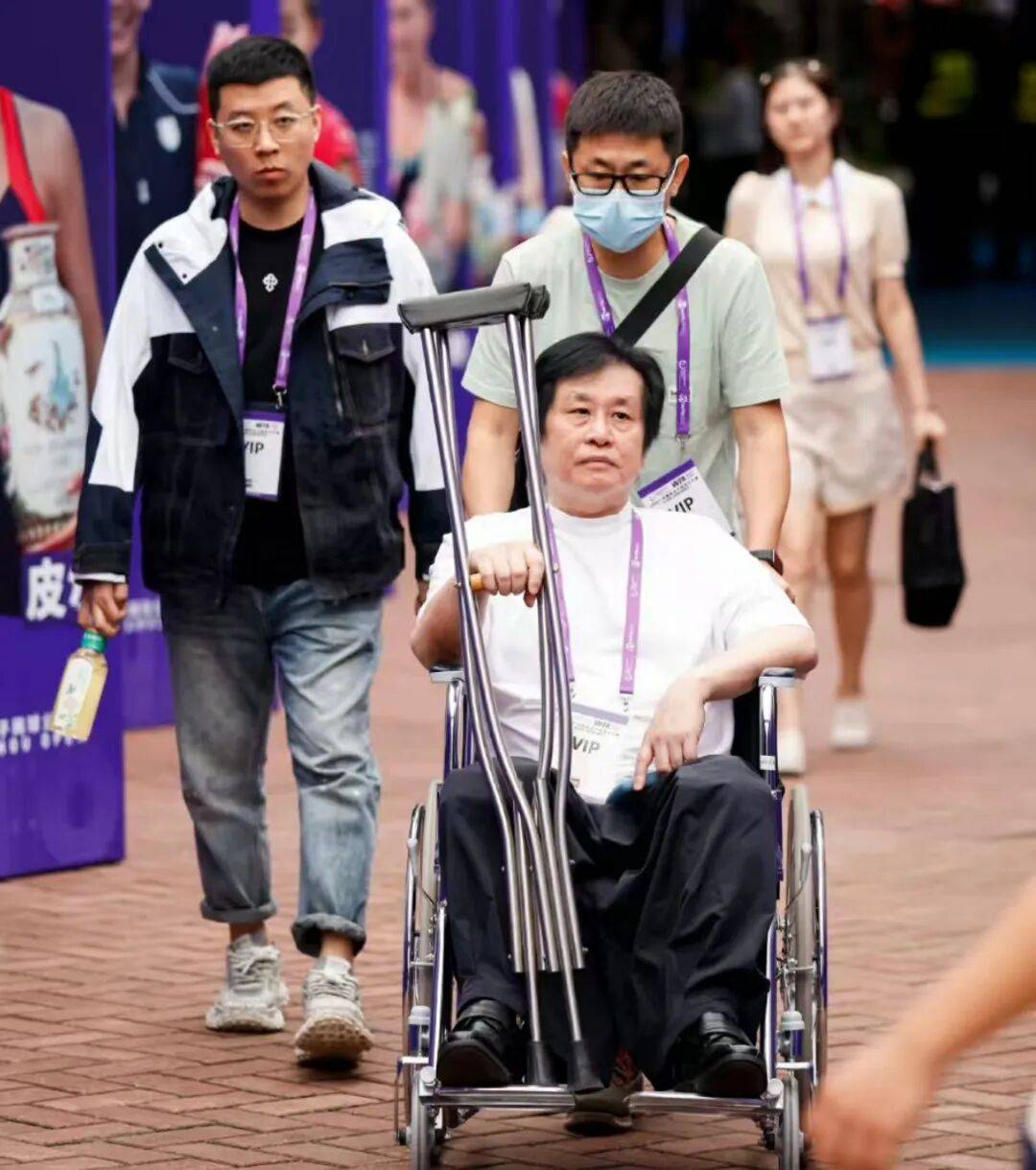 皇冠信用盘登3代理注册
_郑智化怒斥深圳机场:冷眼看皇冠信用盘登3代理注册
我连滚带爬上飞机